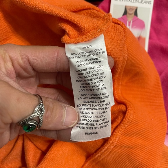 NWT Women’s Size Small Calvin Klein Jeans Cropped Drawstring Tie Dye Hoodie - Picture 11 of 12